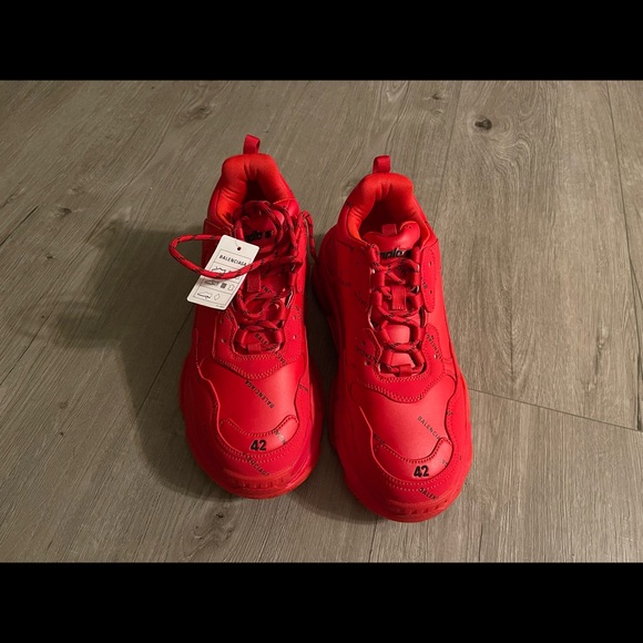 Selling my two pairs of Balenciagas.. if anyone is interested just let me know. - Picture 9 of 14